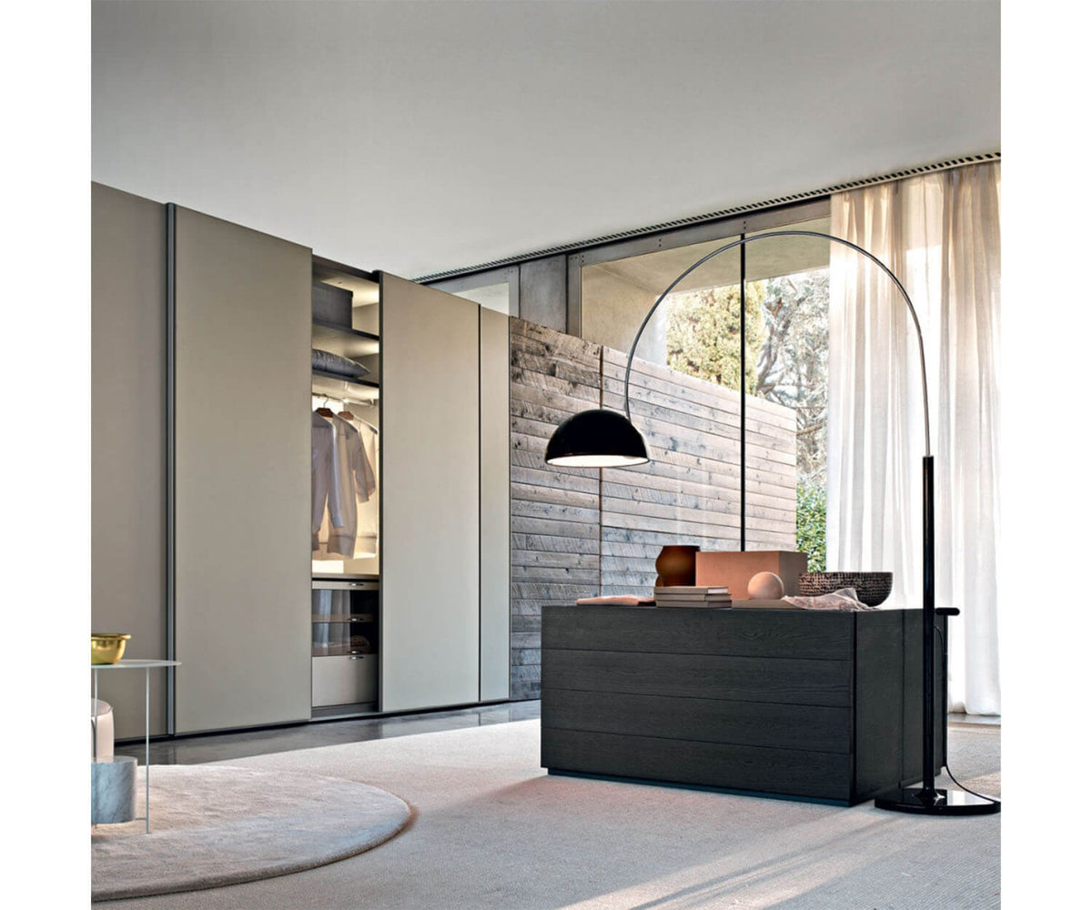 High End 606 Nightstand by Molteni&amp;C Casa Design Group