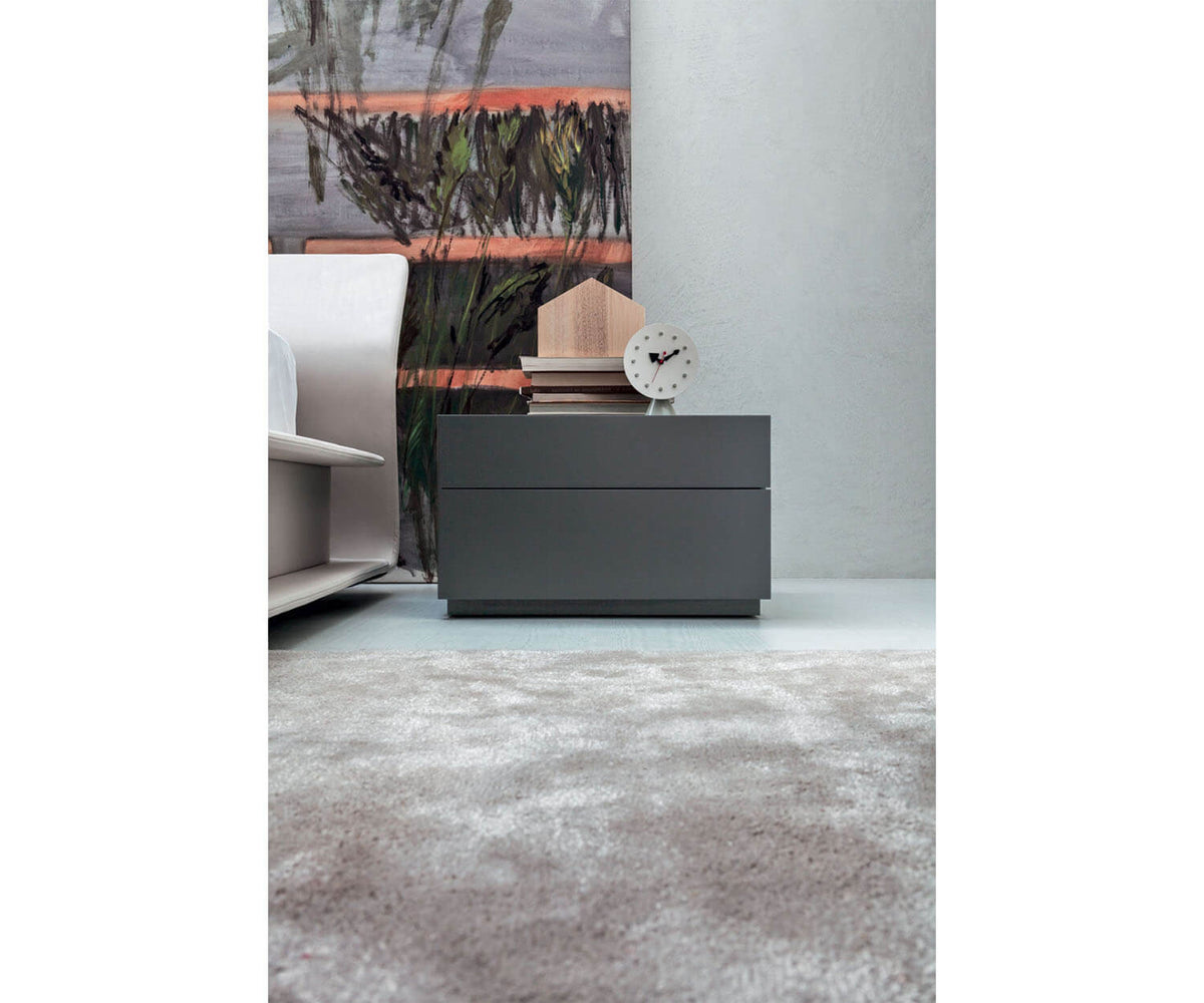 High End 606 Nightstand by Molteni&amp;C Casa Design Group