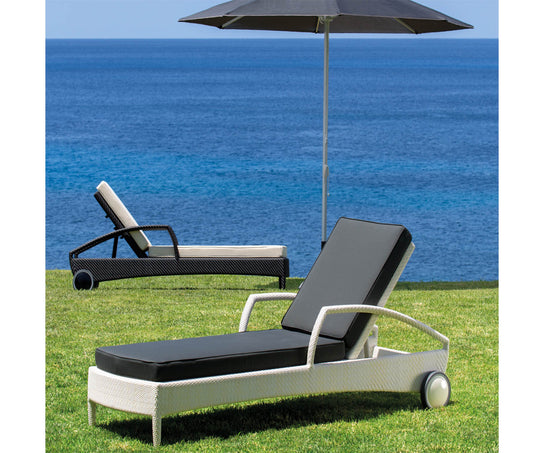 High end Breda Sunbed by Point 1920 Casa Design