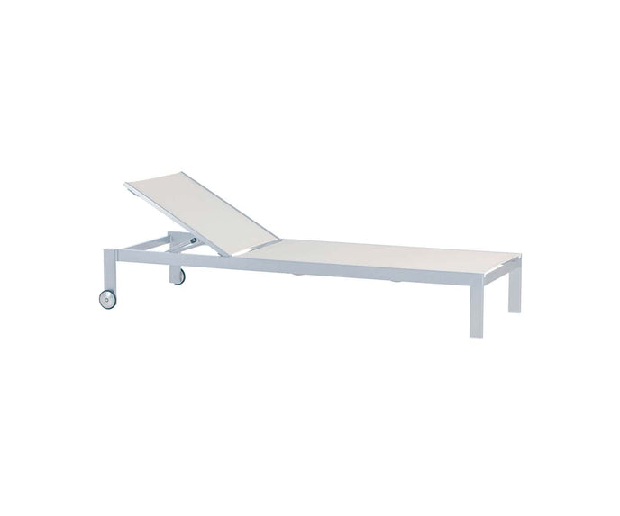 High end Jazz Sunbed by Point 1920 Casa Design