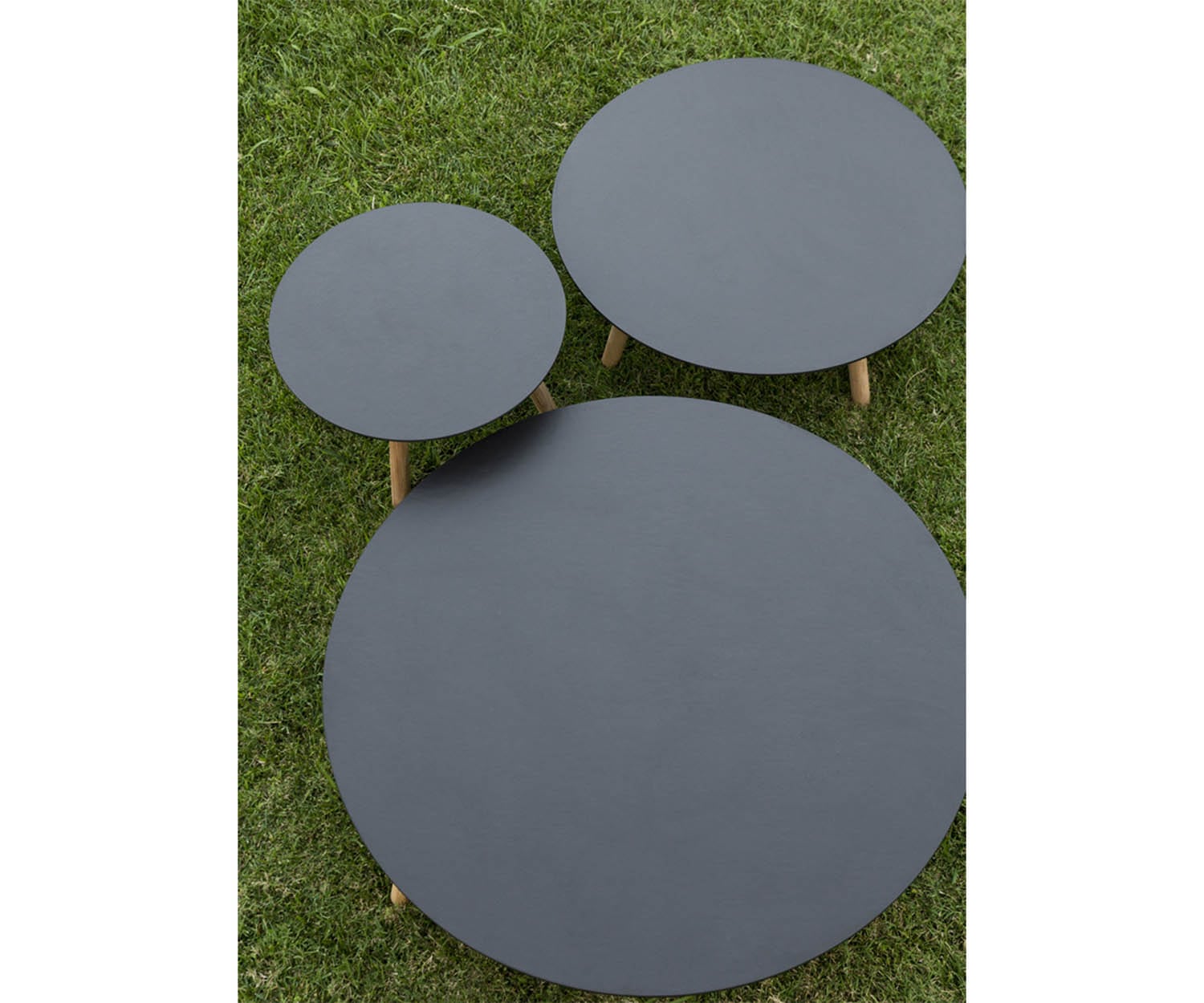 High end Round Solid Coffee Table by Point 1920 Casa Design
