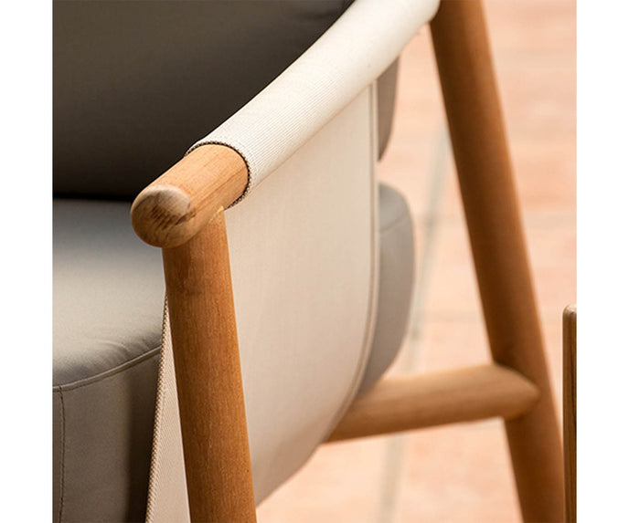 High end Hamp Club Chair by Point 1920 Casa Design