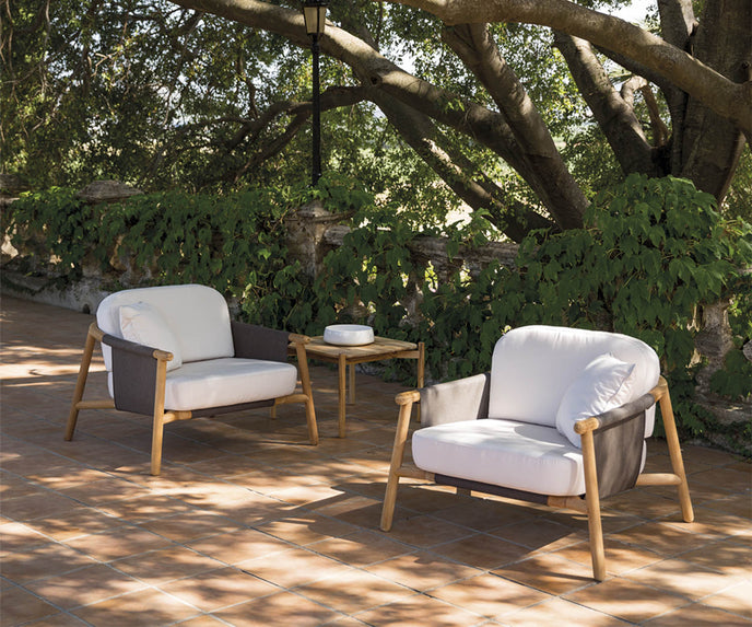 High end Hamp Club Chair by Point 1920 Casa Design
