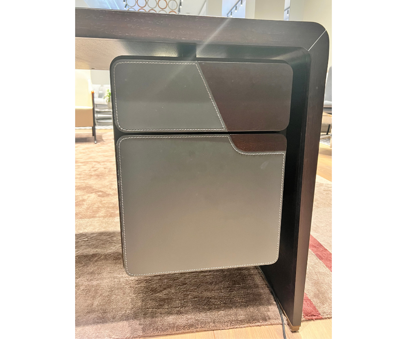 Alma Desk by Giorgetti