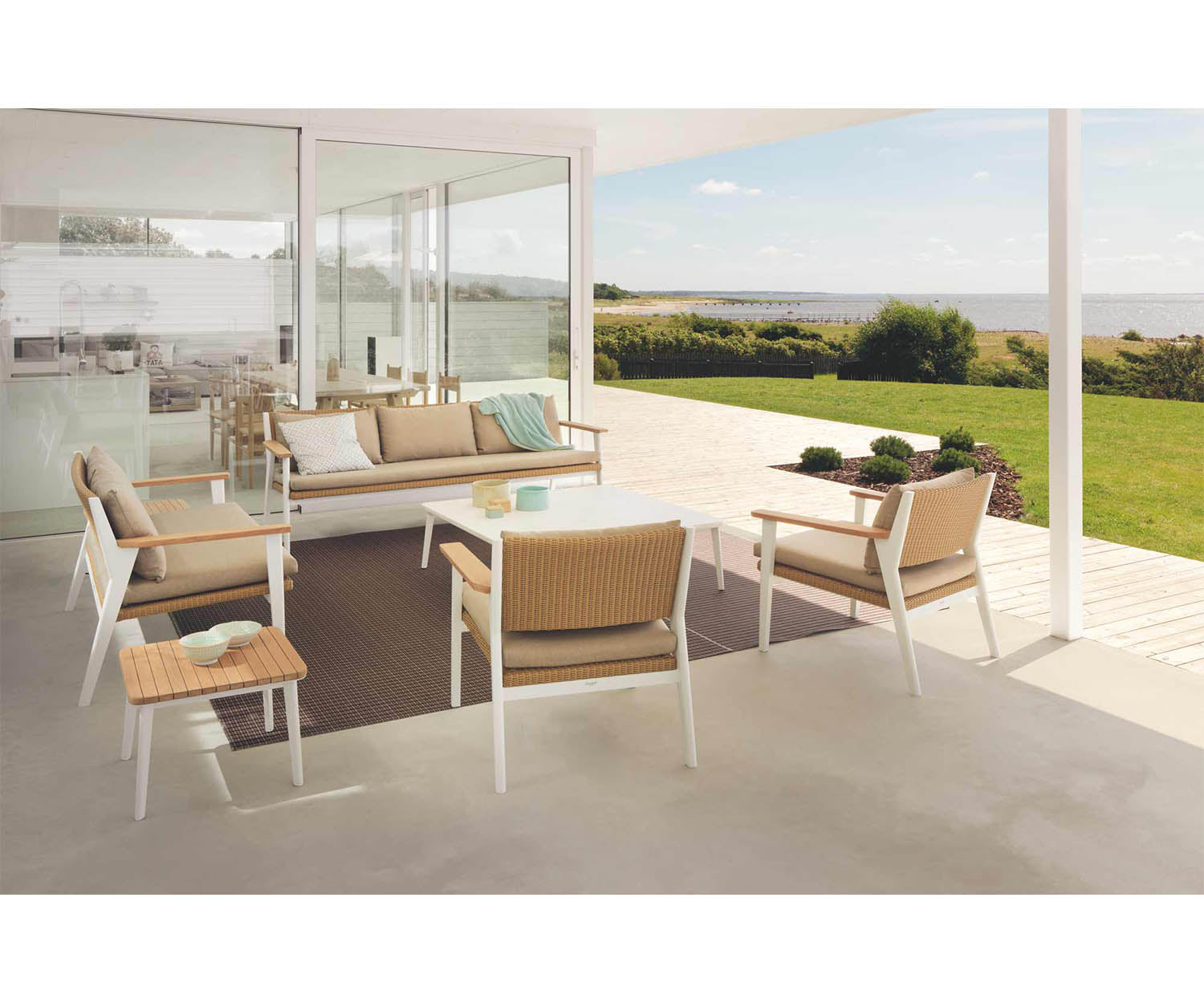 High end Riba 40722 Coffee Table by Triconfort Casa Design