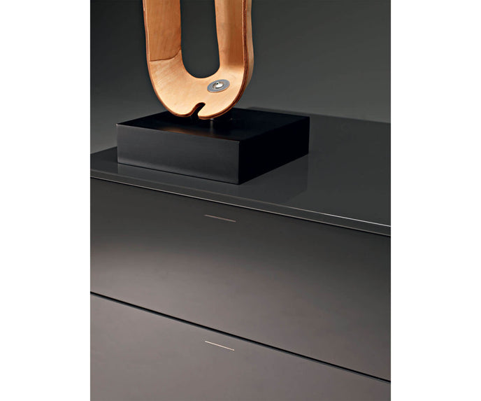 High End 909 Nightstand by Molteni&C Casa Design Group