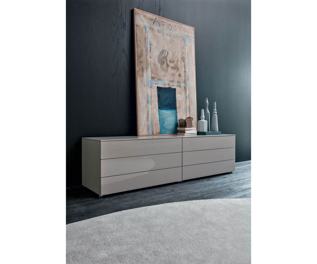 High End 909 Nightstand by Molteni&amp;C Casa Design Group