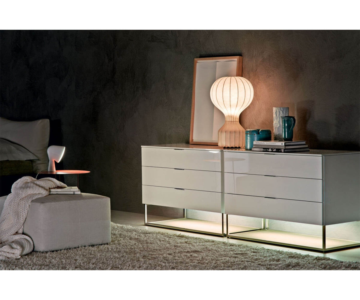 High End 909 Nightstand by Molteni&amp;C Casa Design Group