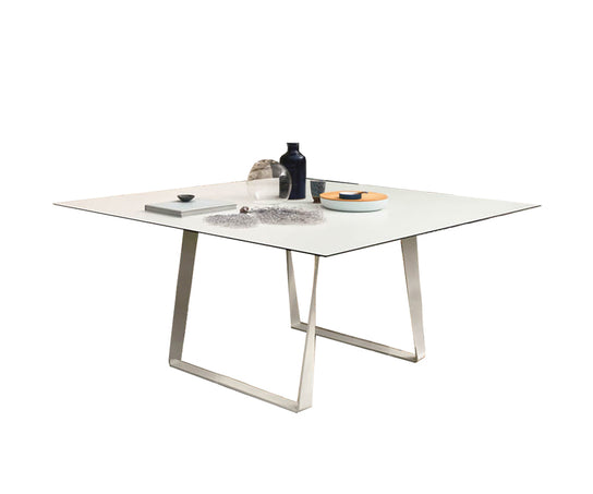 High end Hamptons Graphics ART. 9730 Dining Table by Roberti Rattan Casa Design