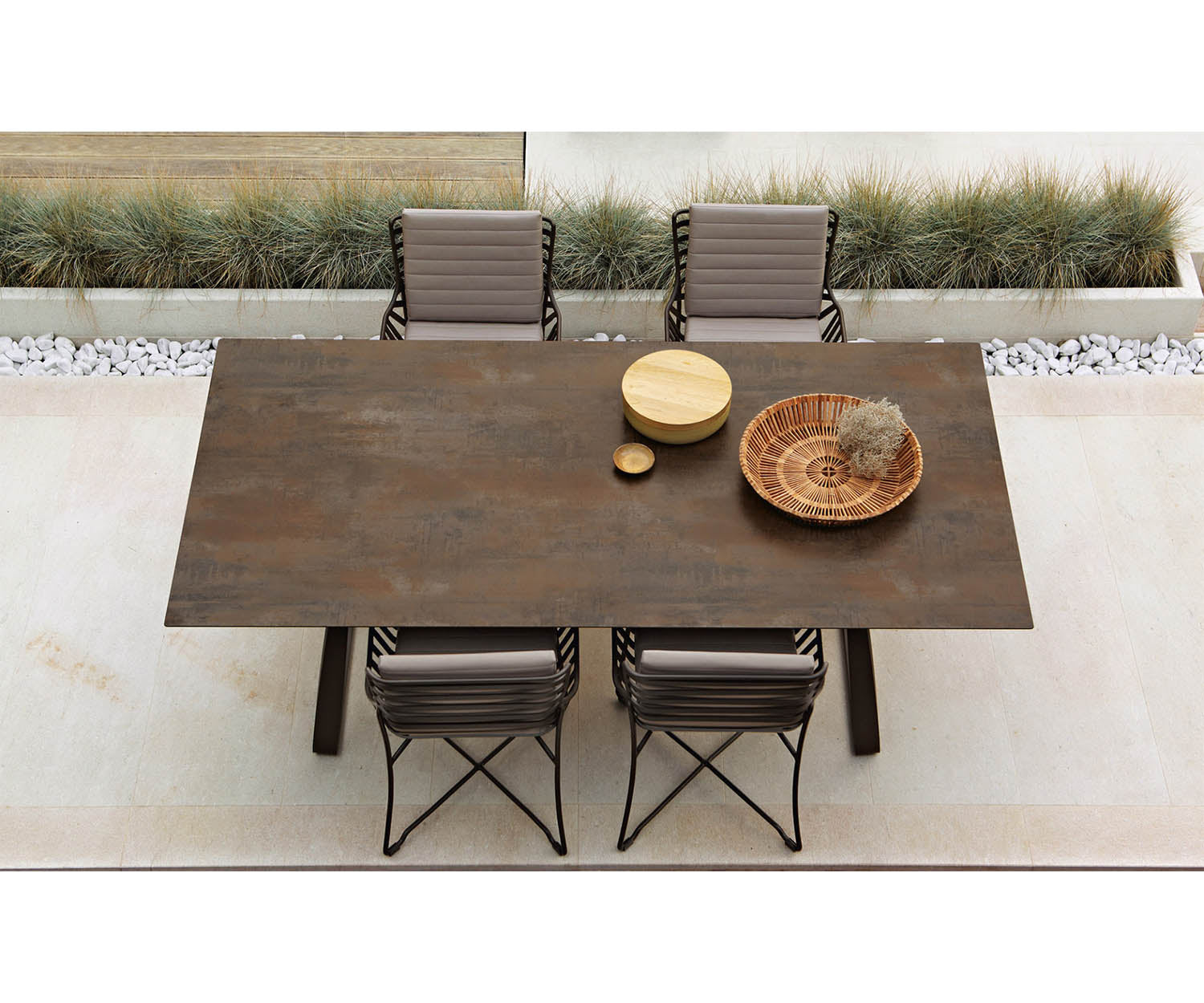 High end Hamptons Graphics ART. 9727/9728/9729 Dining Table by Roberti Rattan Casa Design