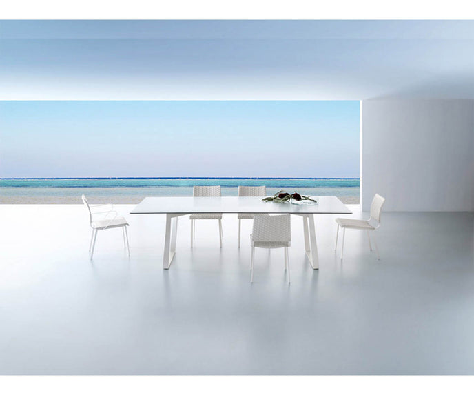 High end Hamptons Graphics ART. 9727/9728/9729 Dining Table by Roberti Rattan Casa Design