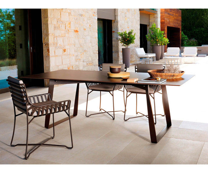 High end Hamptons Graphics ART. 9727/9728/9729 Dining Table by Roberti Rattan Casa Design