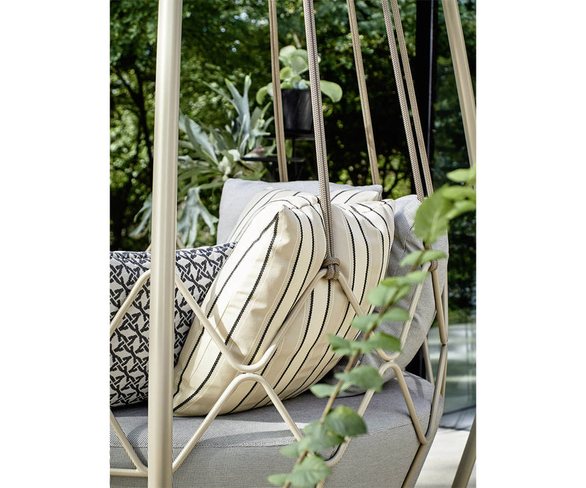 High end Gravity ART. 9880 Swing Sofa by Roberti Rattan Casa Design