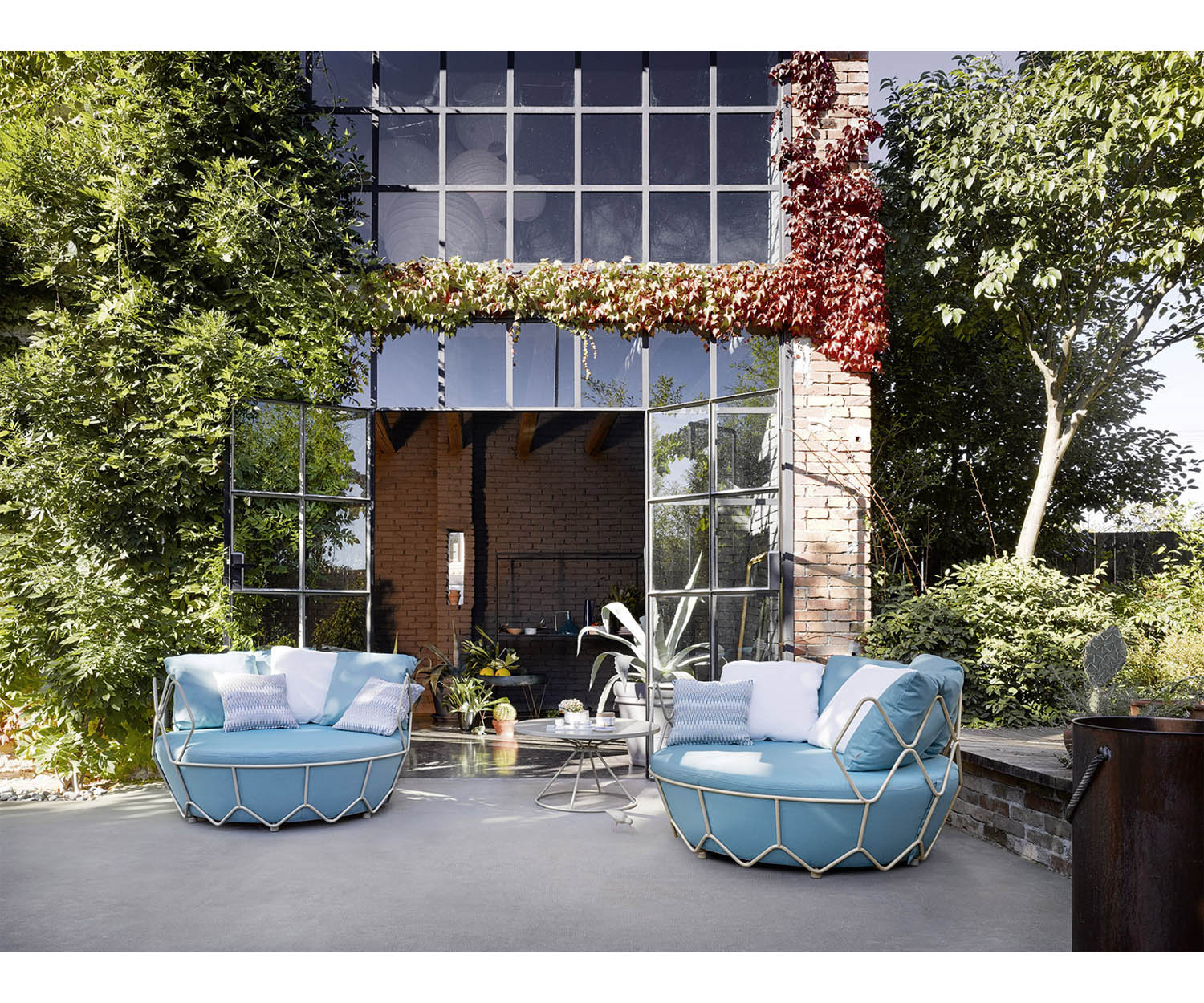 High end Gravity ART. 9882 Sofa by Roberti Rattan Casa Design