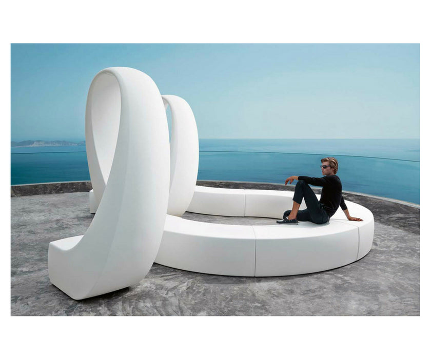 High end And Modular Seating by Vondom Casa Design