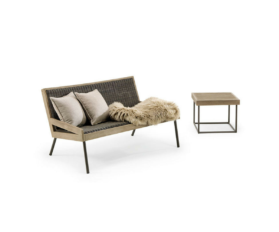 High end Allaperto Mountain Etwick Sofa by Ethimo Casa Design