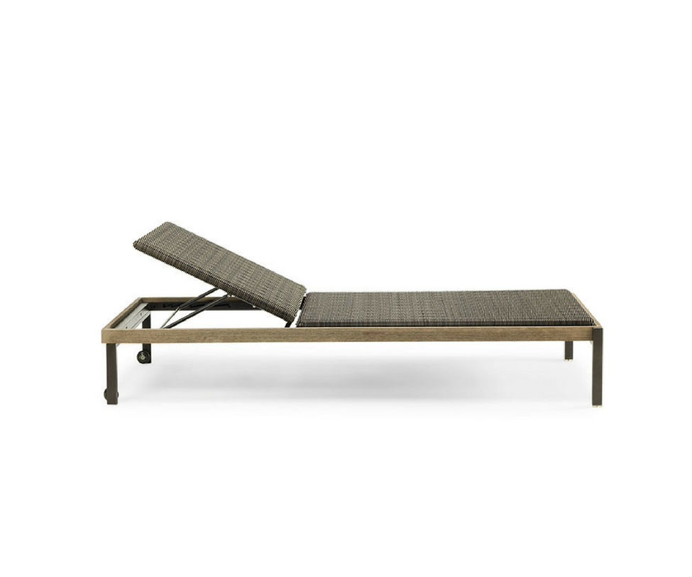 High end Allaperto Mountain Sunbed by Ethimo Casa Design