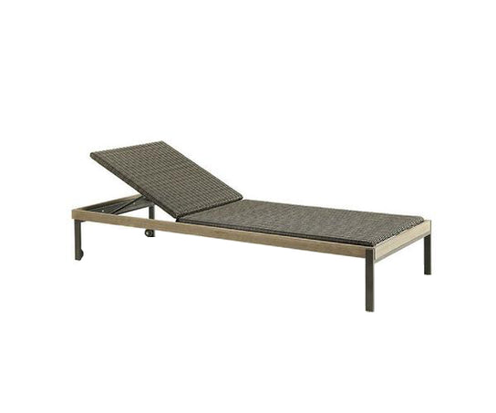 High end Allaperto Mountain Sunbed by Ethimo Casa Design