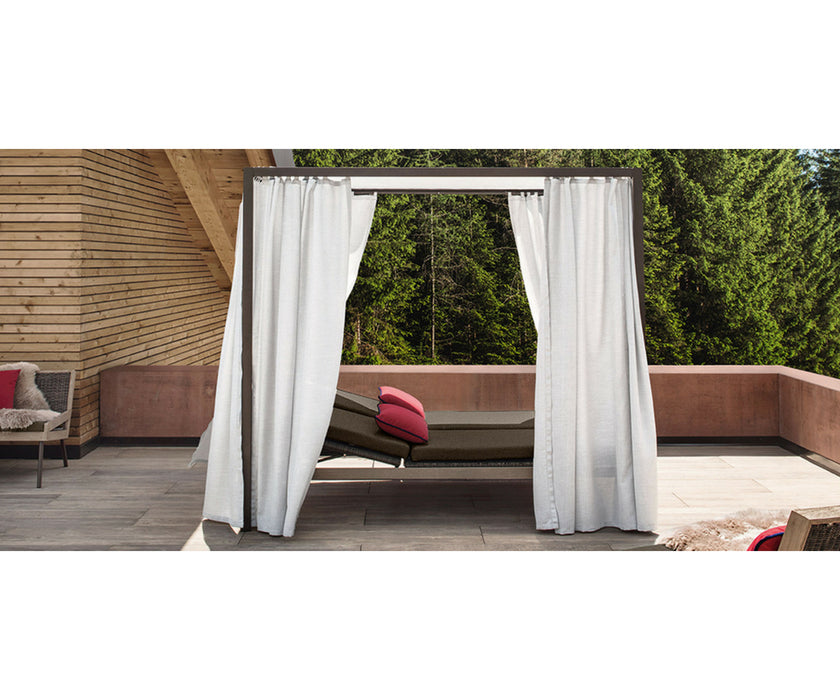High end Allaperto Mountain Etwick Lounge Bed by Ethimo Casa Design
