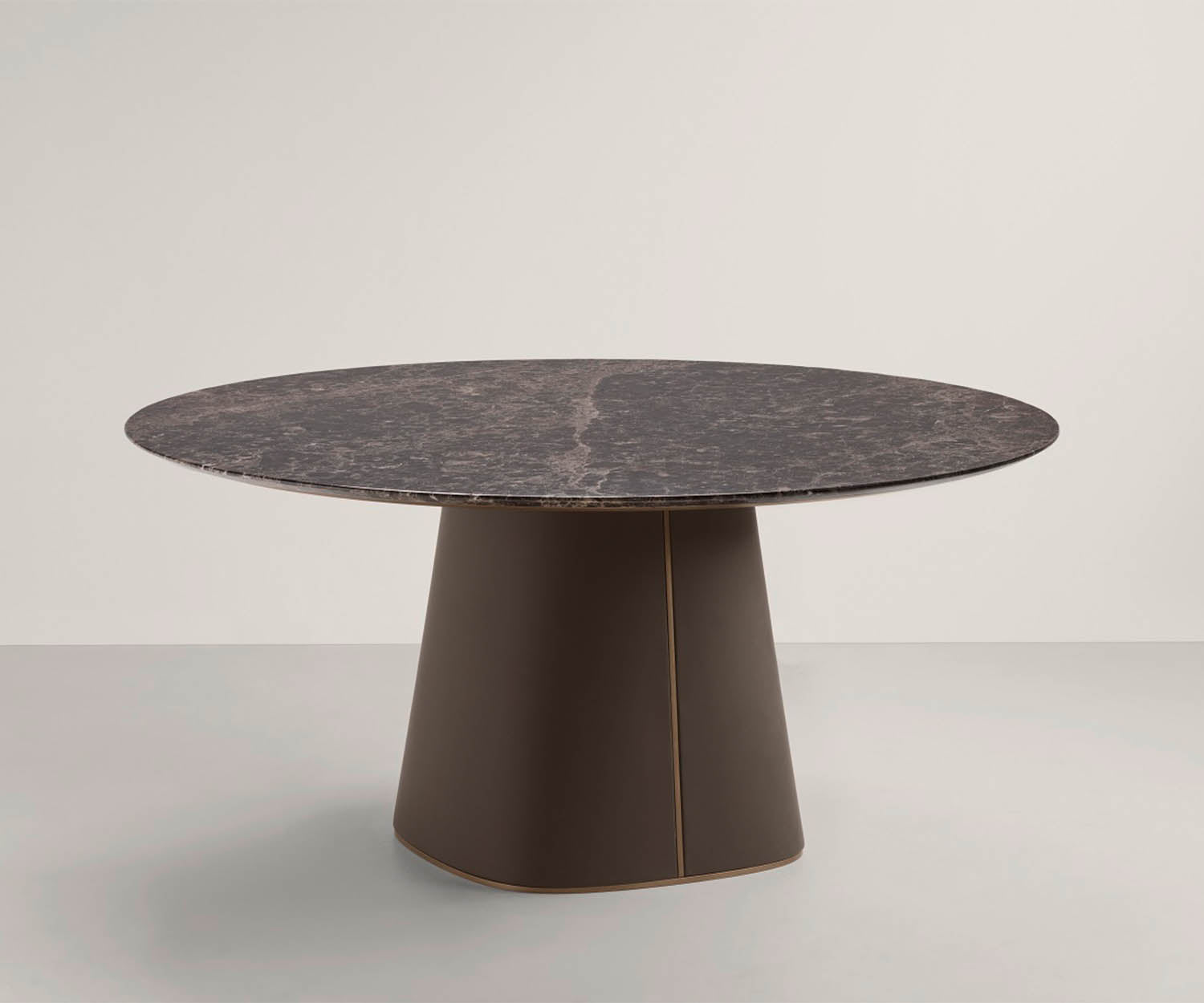 High end Artu 160 Dining Table by Frag Casa Design