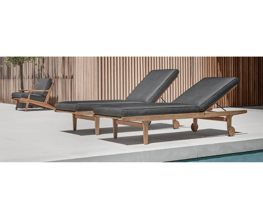 Gloster Bay Lounger