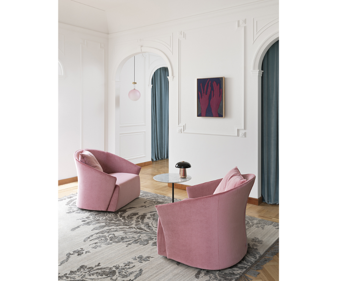 Bustier Lounge Chair Saba