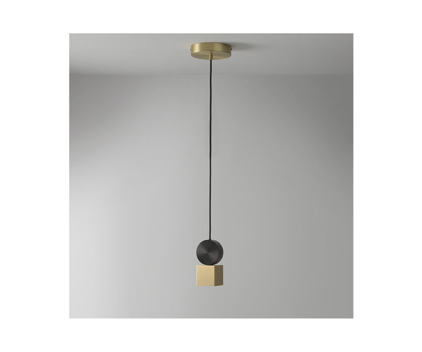 High end Calé(e) Pendants by CVL Luminaires Casa Design