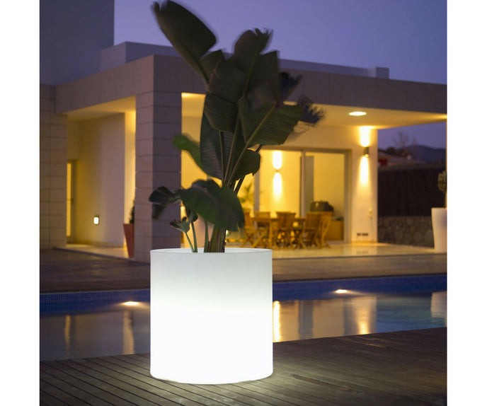 High end Cylinder Pot by Vondom Casa Design