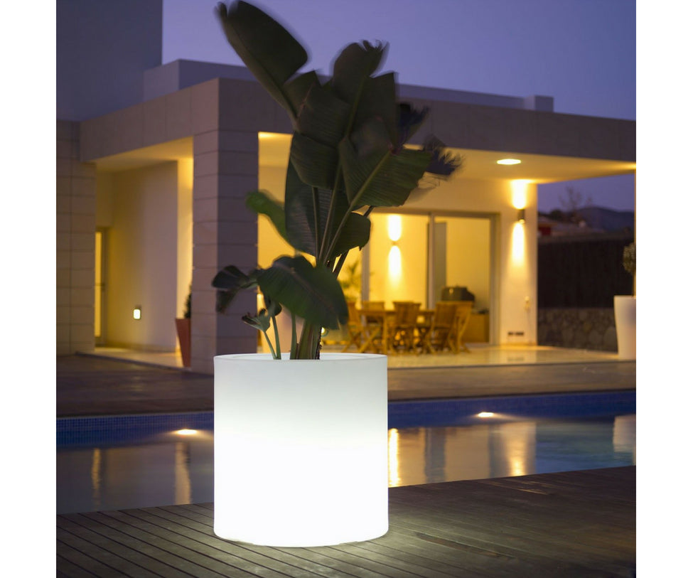High end Cylinder Pot by Vondom Casa Design