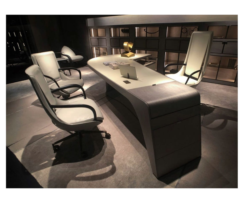 Clip Chair Giorgetti