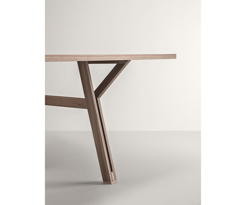 High end Caribou 260 Dining Table by Frag Casa Design