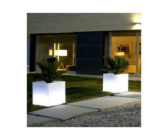 High end Cubo Planter by Vondom Casa Design