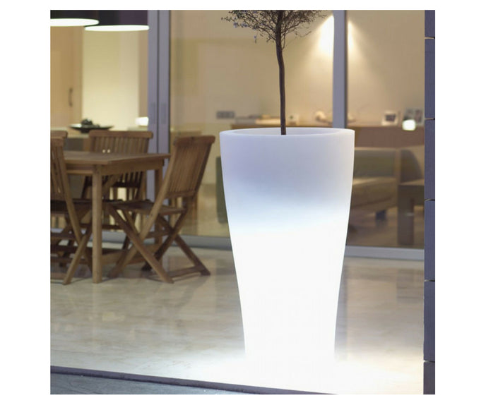 High end Curvada Planter by Vondom Casa Design