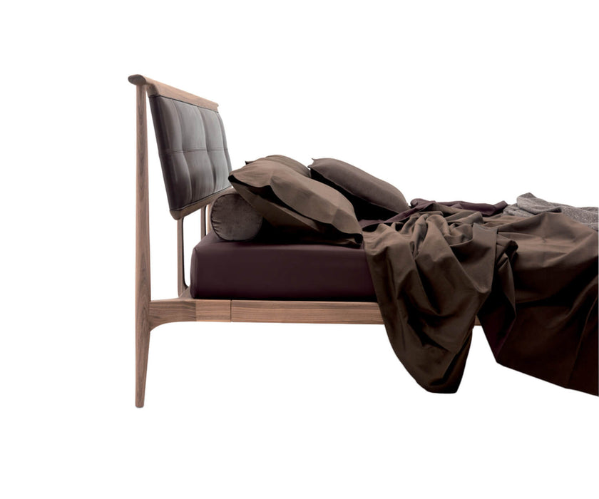 Demasiado Corazon Bed