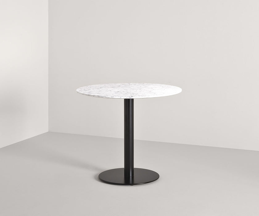 High end Doni Dining Table by Frag Casa Design