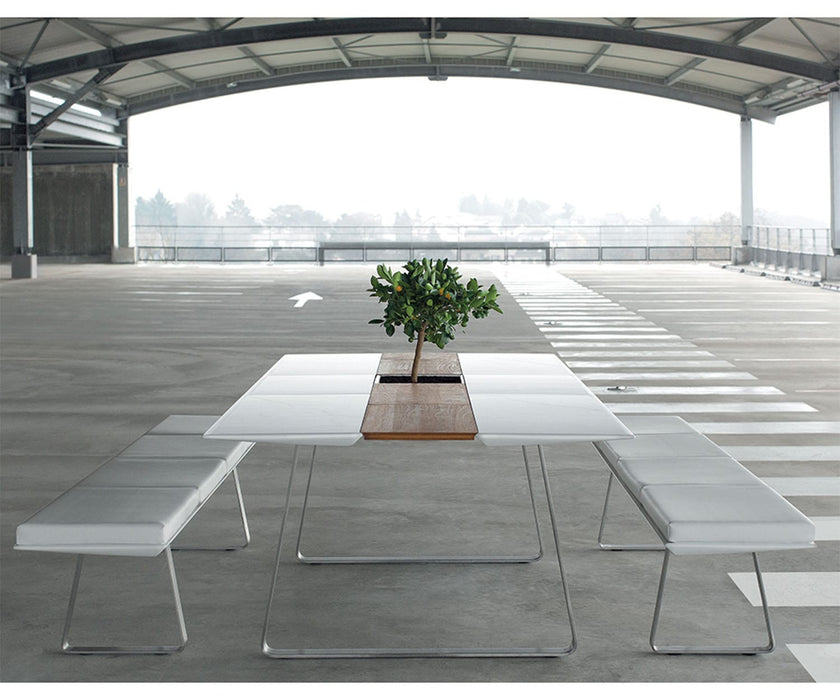 High end Extrados Table by Ego Paris Casa Design