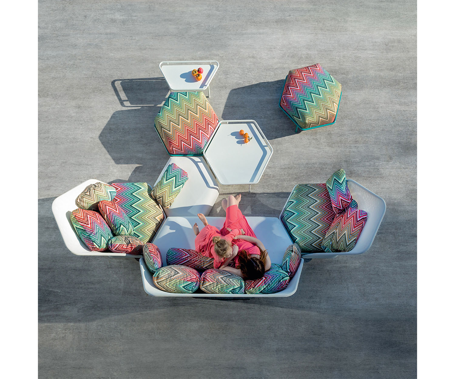 High end Hive One Pouf by Ego Paris Casa Design