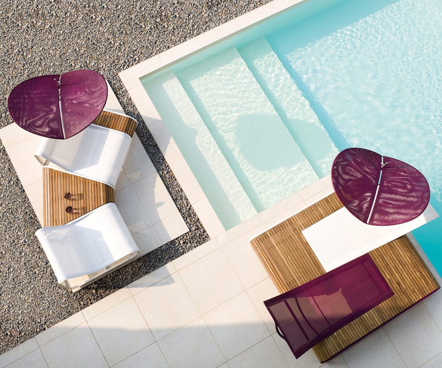 High end Tandem Corner Table by Ego Paris Casa Design
