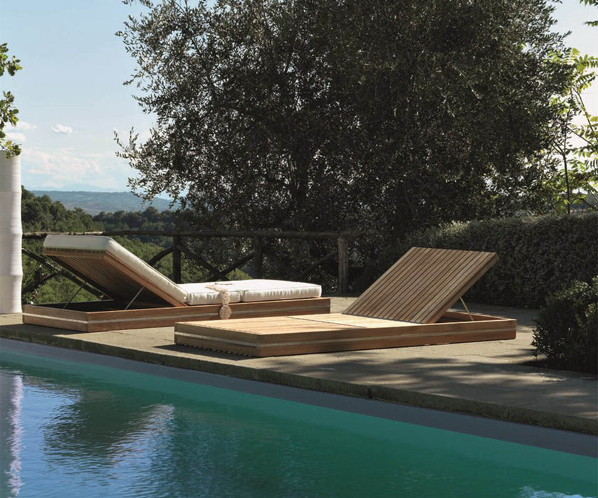 High end Essenza Sunlounger by Ethimo Casa Design