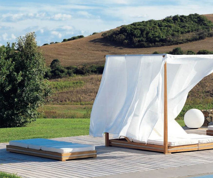 High end Essenza Sunlounger by Ethimo Casa Design