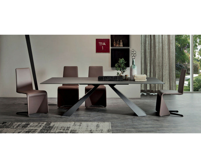 High end Eliot Dining Table by Cattelan Italia Casa Design