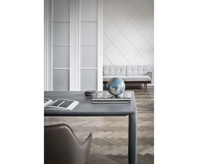 High end Dante Desks by Frag Casa Design