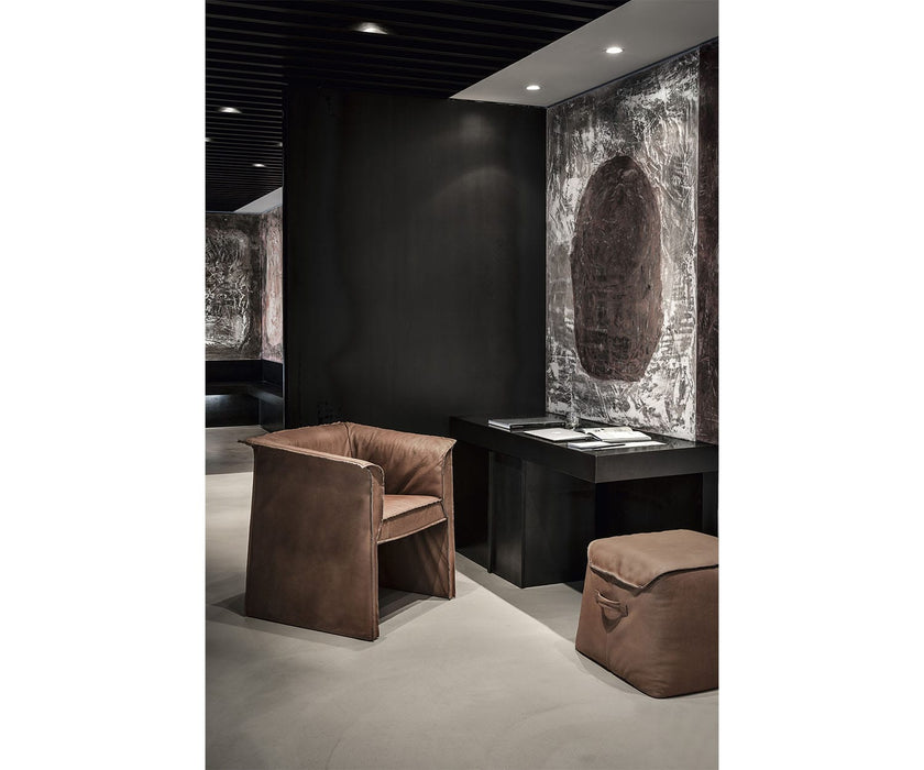 High end Maio Pouf by Frag Casa Design