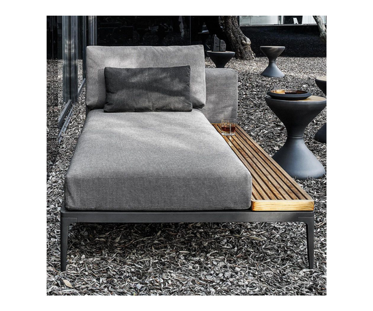 Grid Right Chaise Gloster