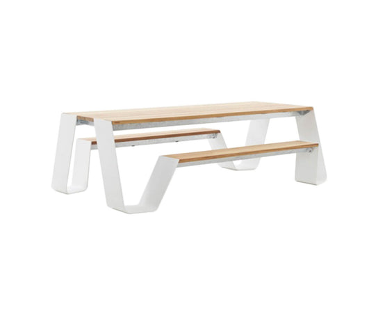 High end Hopper 240 Dining Table by Extremis Casa Design