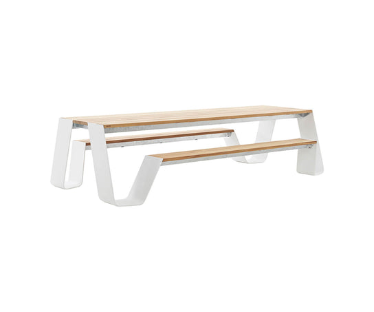 High end Hopper 360 Dining Table by Extremis Casa Design