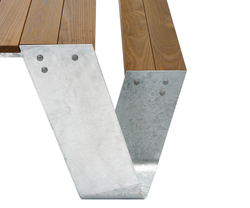 High end Hopper 360 Dining Table by Extremis Casa Design