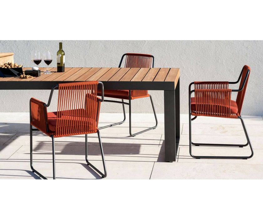 Harp 359 Armchair Roda