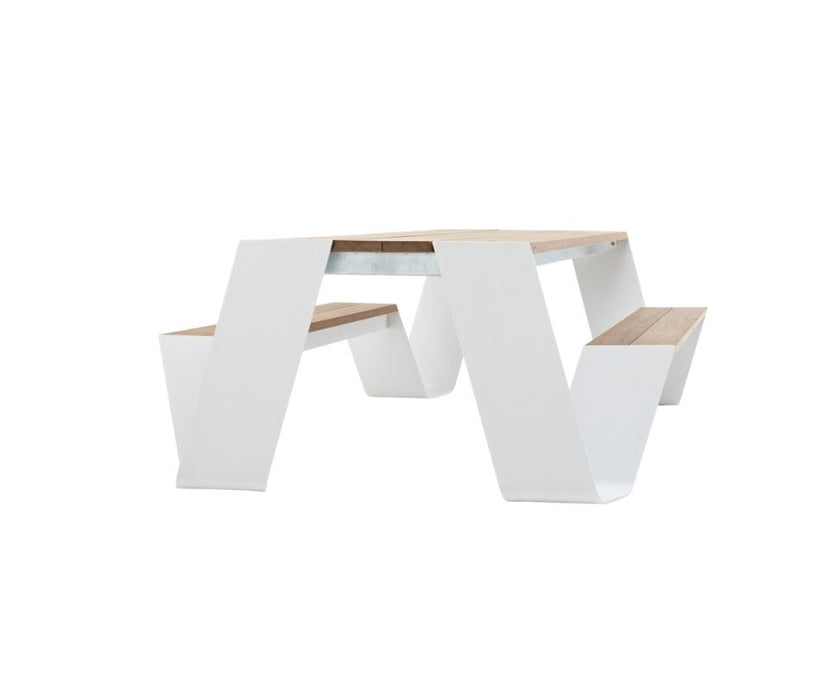 High end Hopper 300 Outdoor Dining Picnic Table by Extremis Casa Design