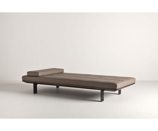 High end Hudson Daybed by Frag Casa Design